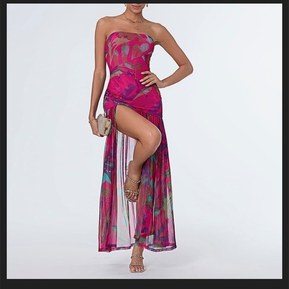 Elegant Strapless Floral Dress - Picture 2 of 11